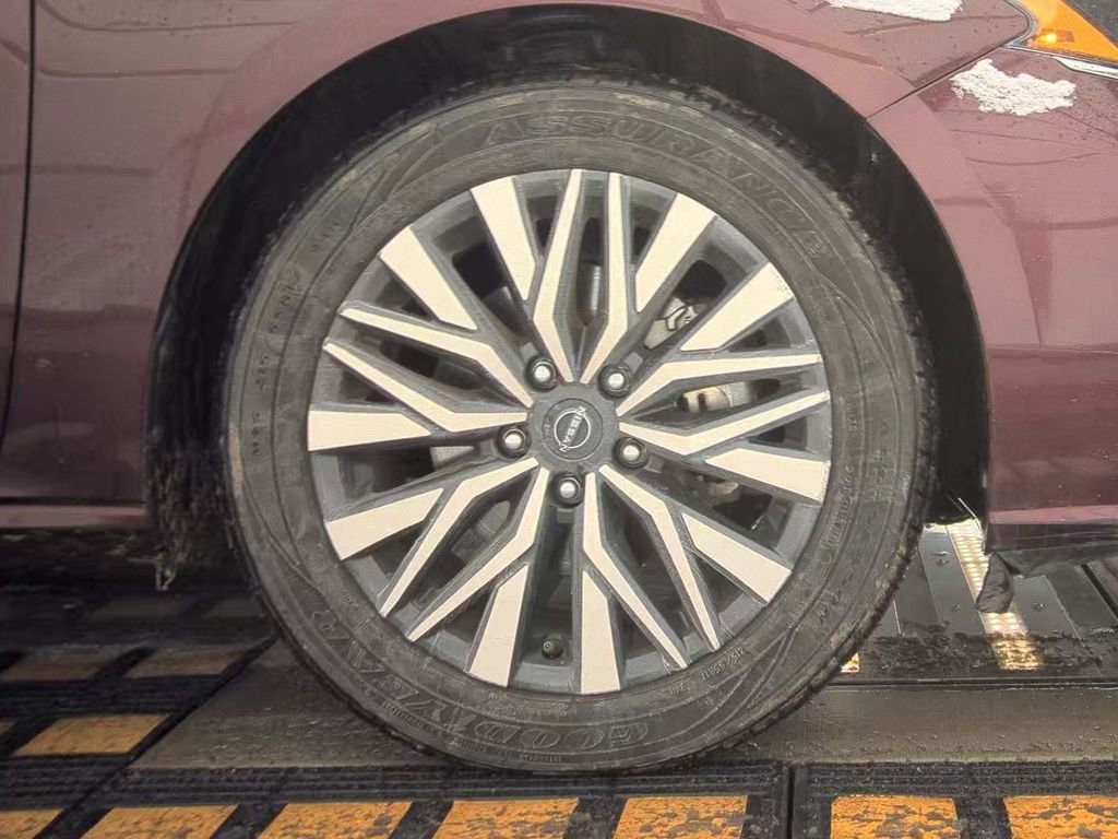 Used 2024 Nissan Altima 2.5 SV image 21