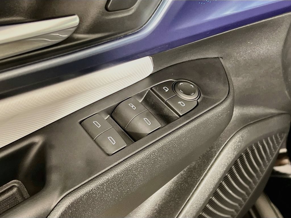 New 2026 Chevrolet Equinox EV LT FWD image 32
