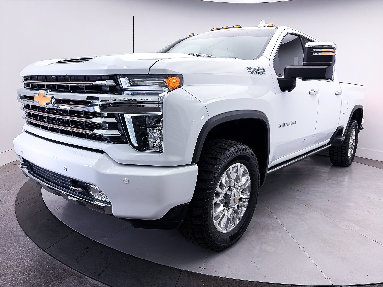 Used 2022 Chevrolet Silverado 3500 High Country w/ Safety Package II AWD/4WD image 18
