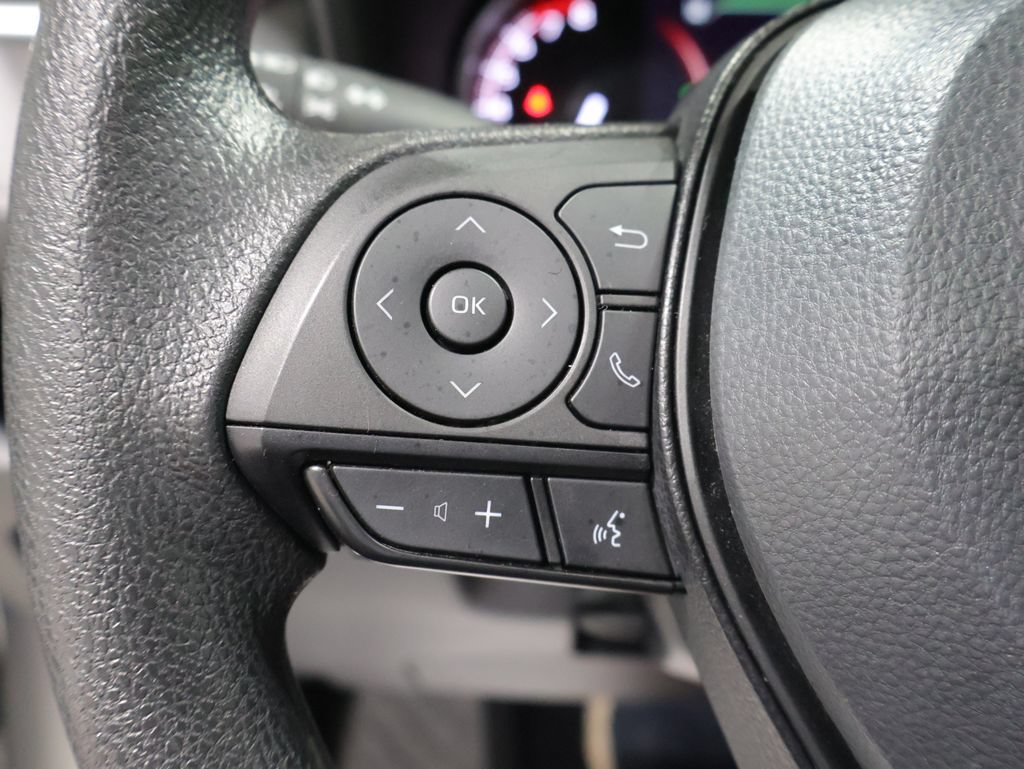 Used 2024 Toyota RAV4 LE AWD/4WD image 32