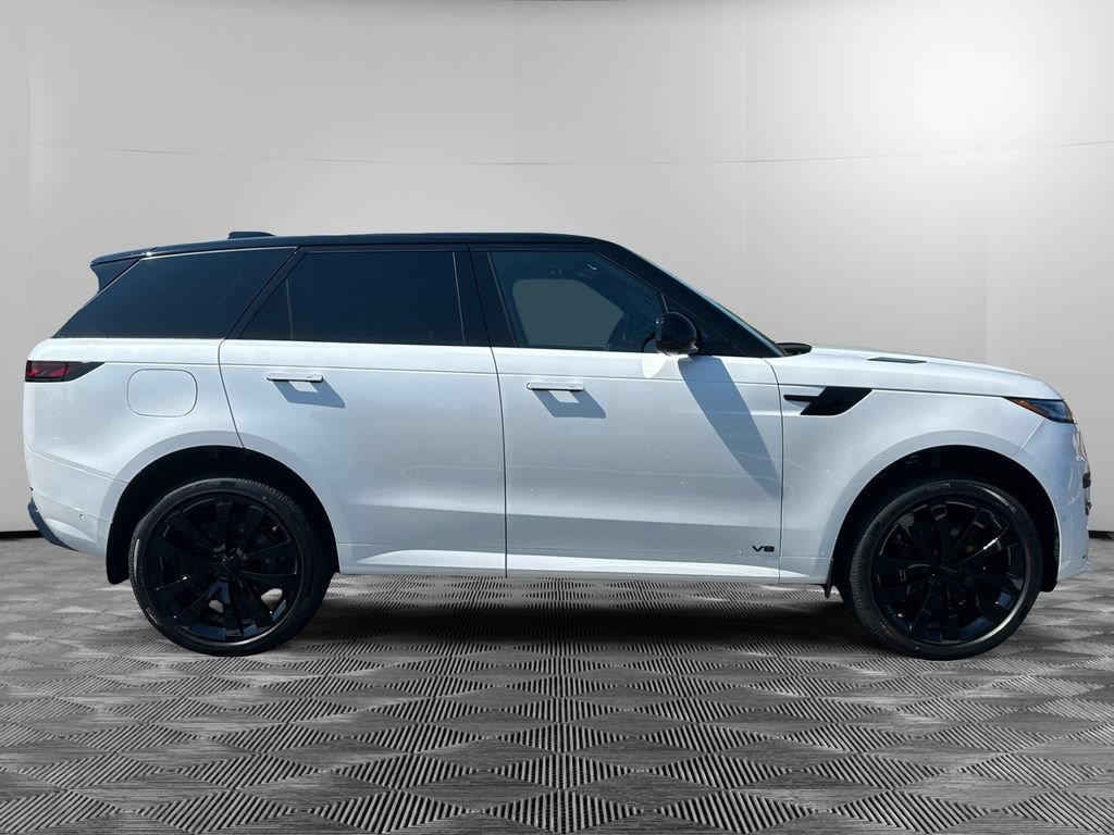 New 2026 Land Rover Range Rover Sport Dynamic SE AWD/4WD image 6