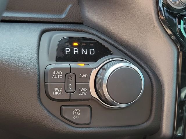 Used 2026 RAM 1500 4x4 Crew Cab image 30