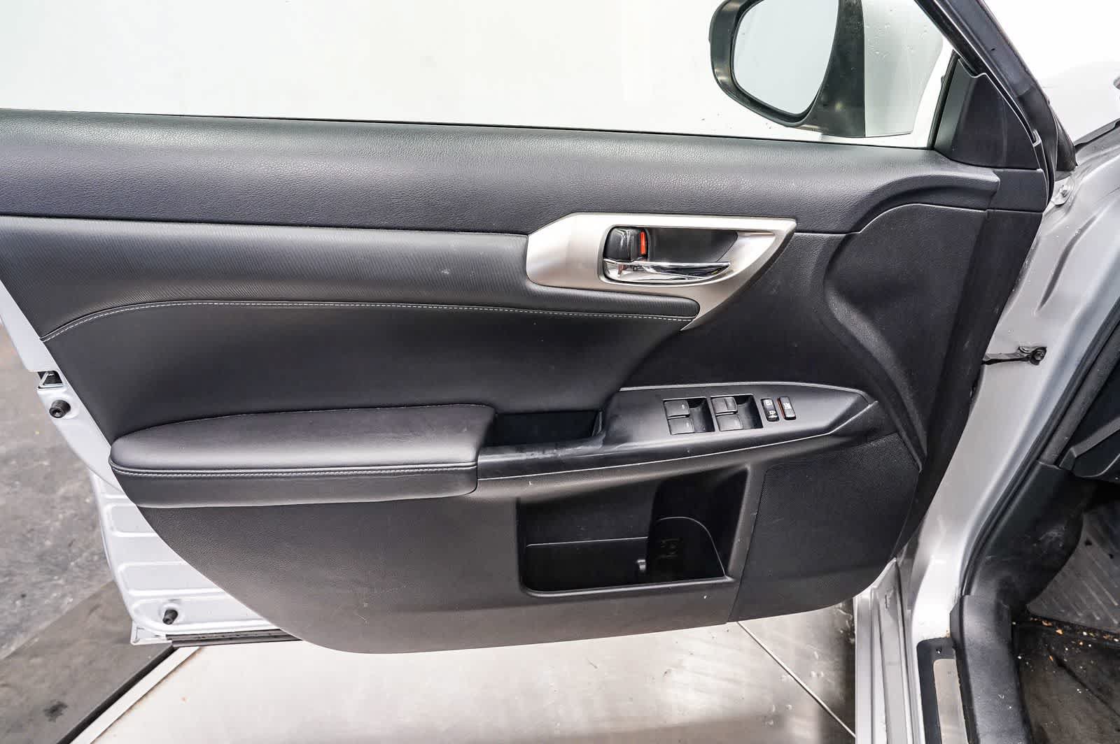 Used 2015 Lexus CT 200h w/ Navigation Package FWD image 22