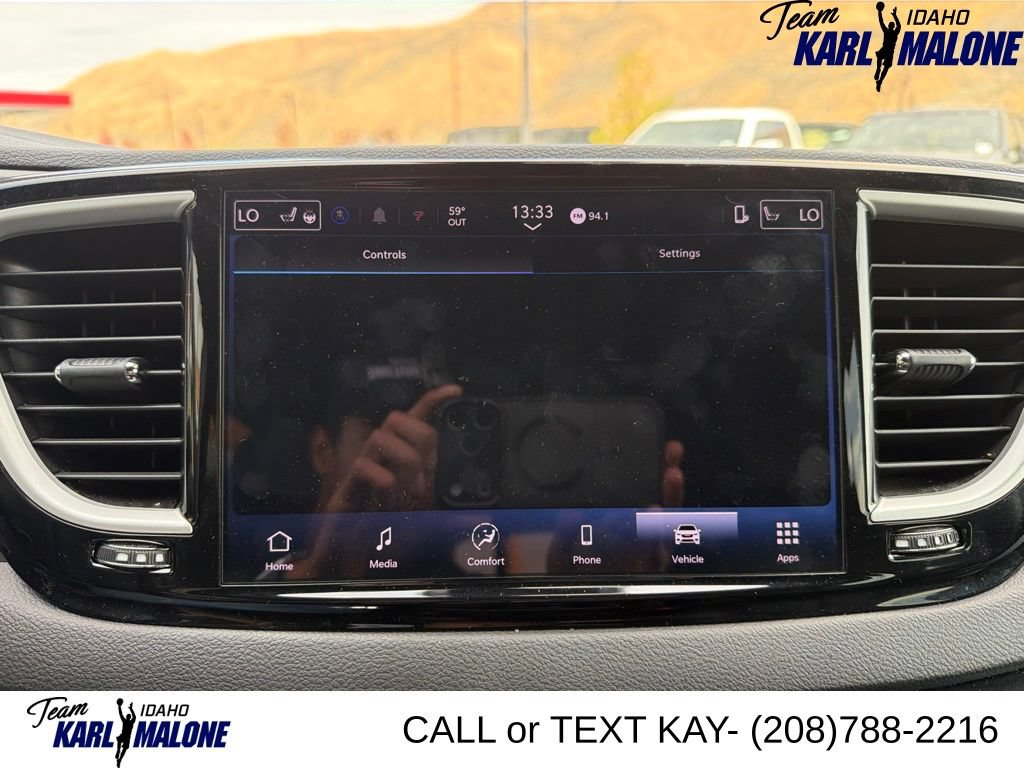Used 2025 Chrysler Pacifica Select FWD image 35