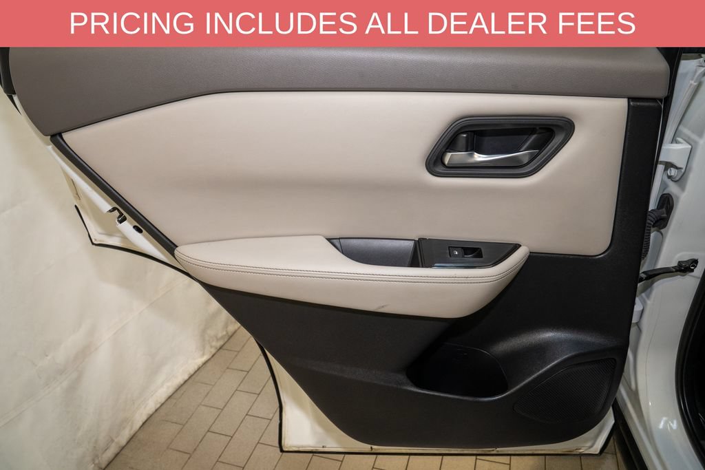 Used 2025 Nissan Rogue SV AWD/4WD image 10