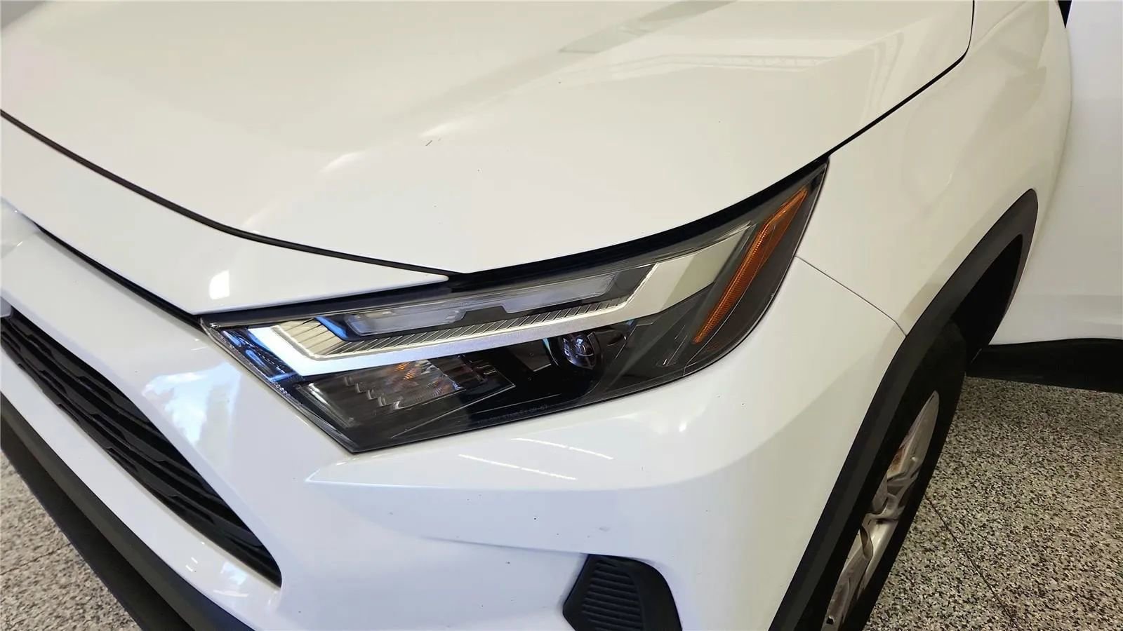 Used 2023 Toyota RAV4 XLE AWD/4WD image 14