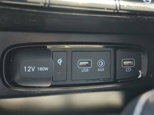 Used 2020 Hyundai Santa Fe Limited AWD/4WD image 22