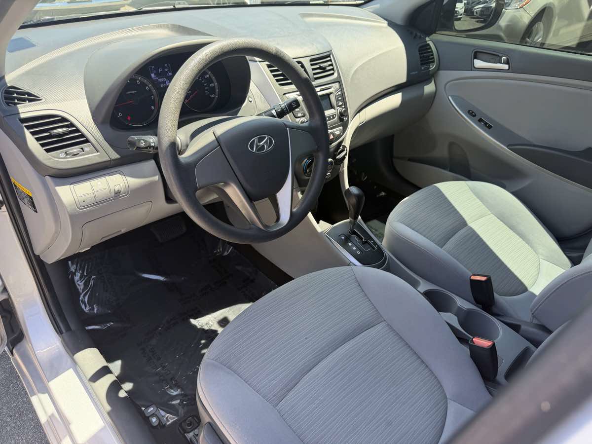 Used 2017 Hyundai Accent SE FWD image 8