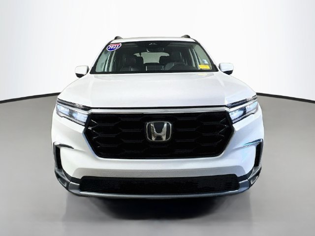 Used 2023 Honda Pilot Touring image 3