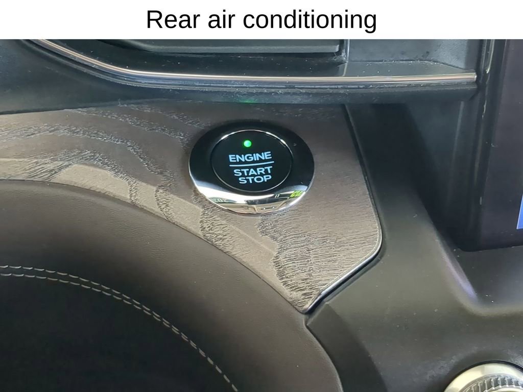 Used 2020 Ford Explorer Platinum w/ Premium Technology Package image 23