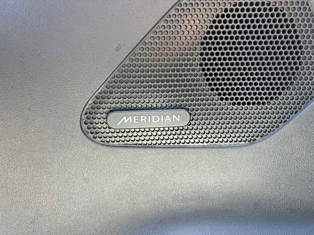 Used 2020 Jaguar F-PACE Premium image 27