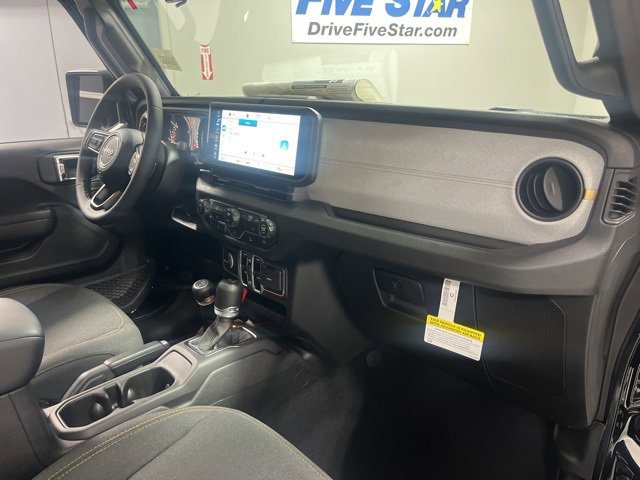 New 2025 Jeep Gladiator Sport image 24