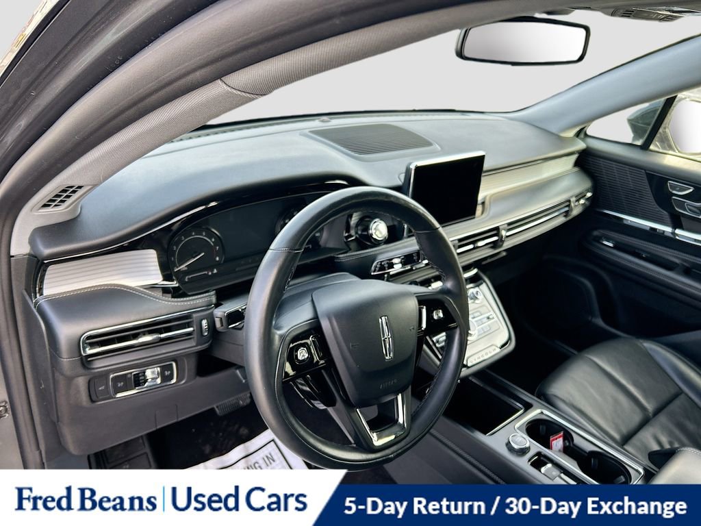 Used 2022 Lincoln Corsair AWD w/ Premium Package image 11
