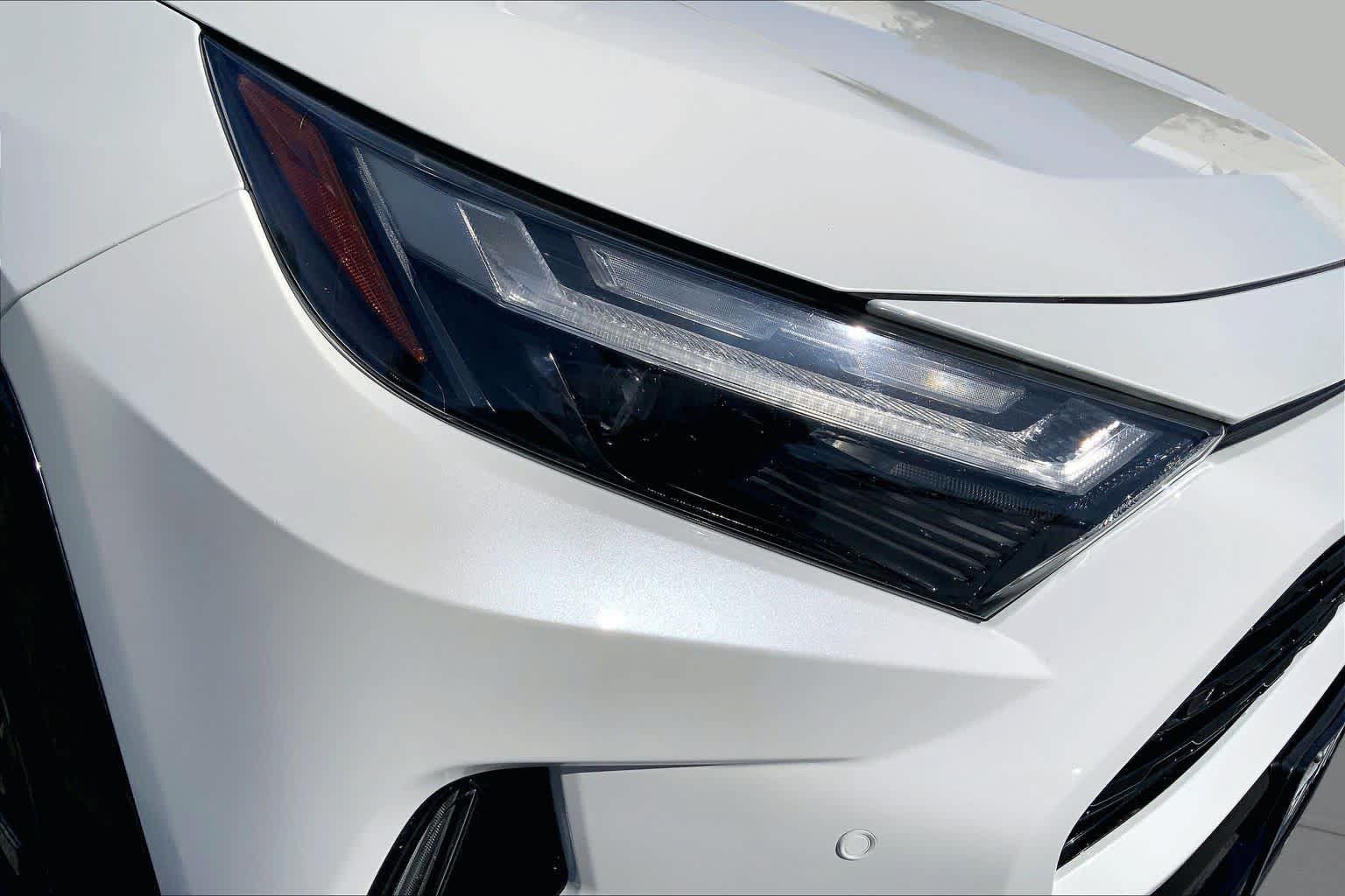 Used 2022 Toyota RAV4 XSE AWD/4WD image 27
