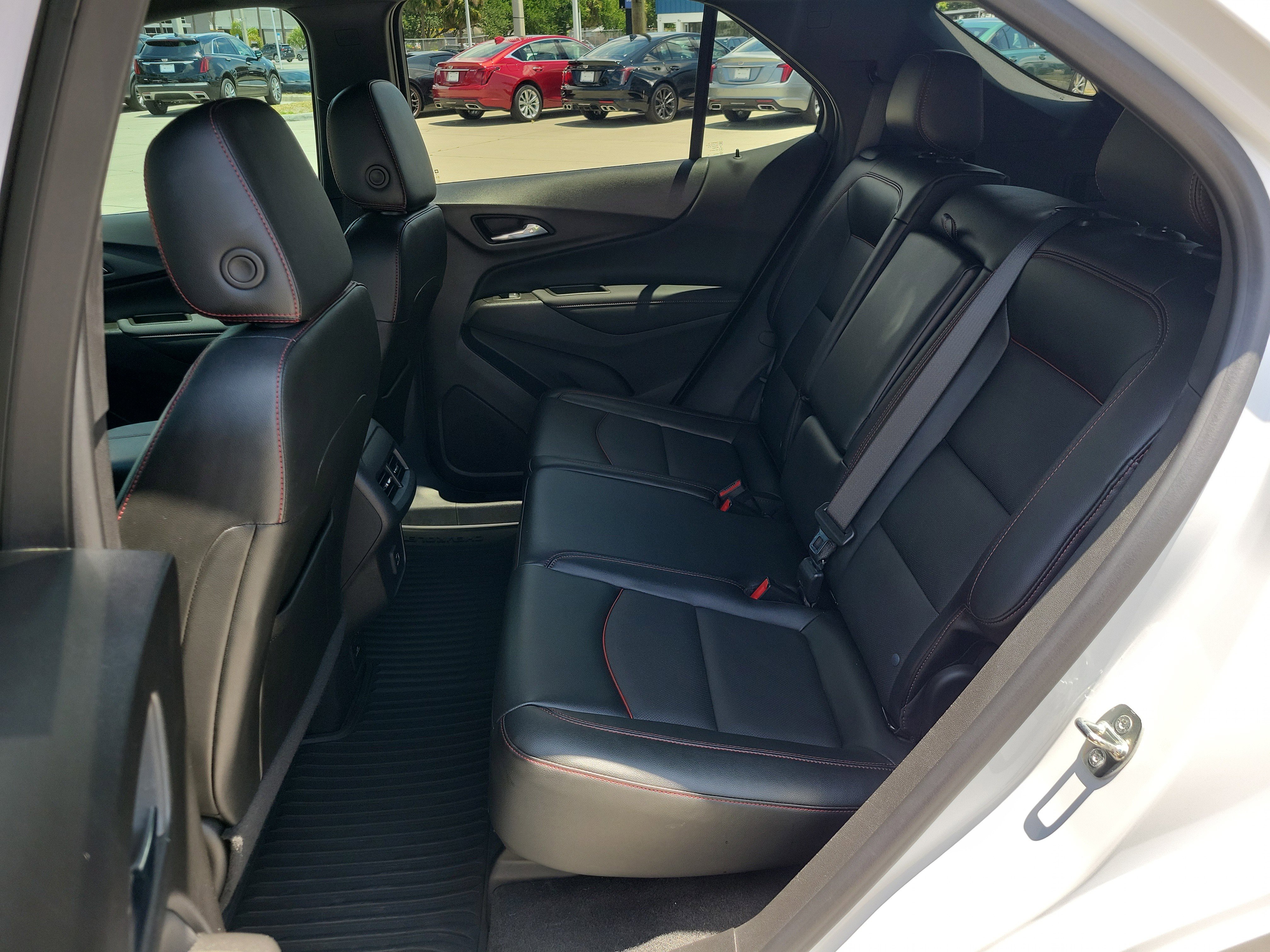 Used 2023 Chevrolet Equinox RS w/ RS Leather Package FWD image 17