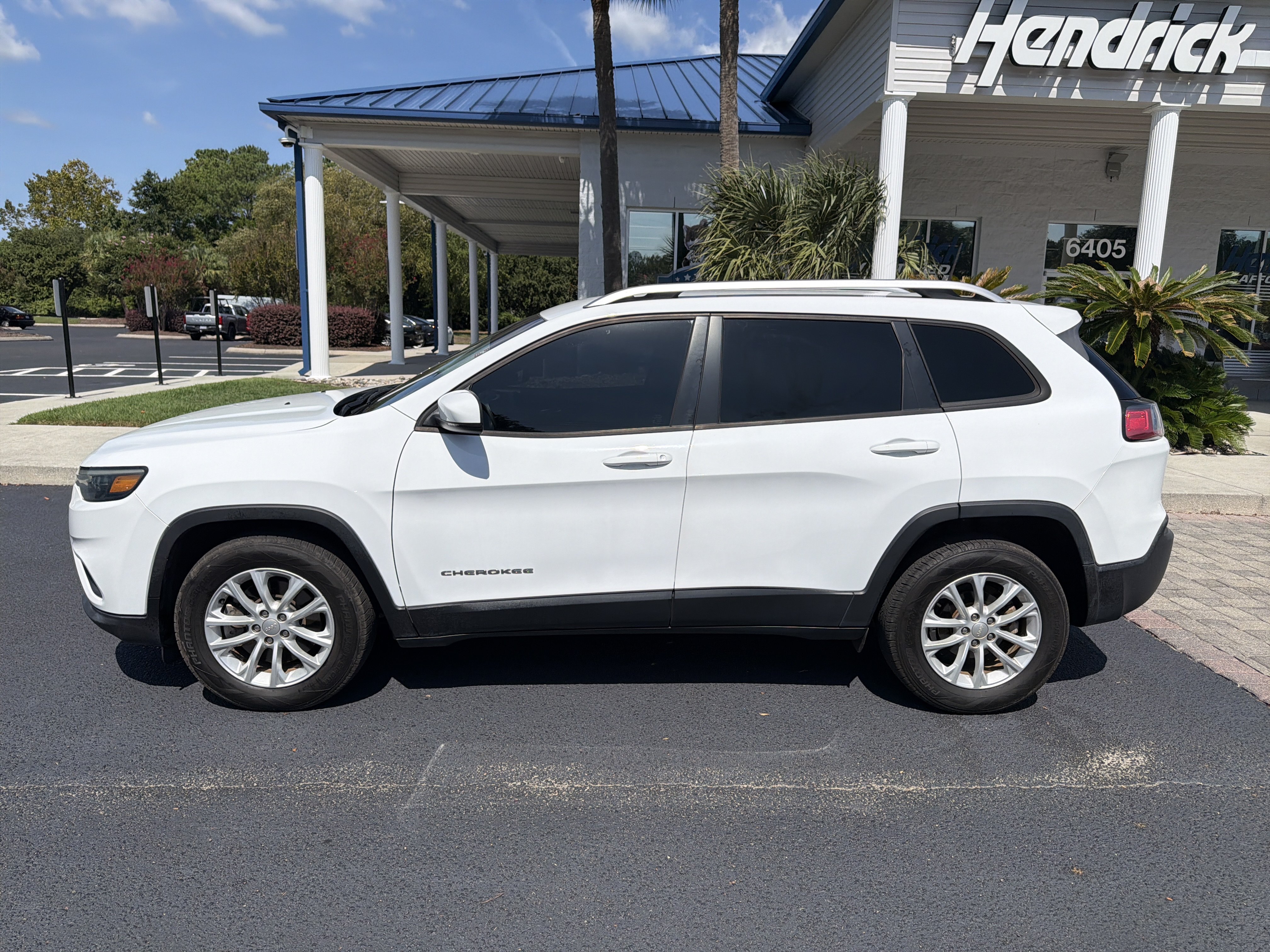 Used 2021 Jeep Cherokee Latitude FWD image 6