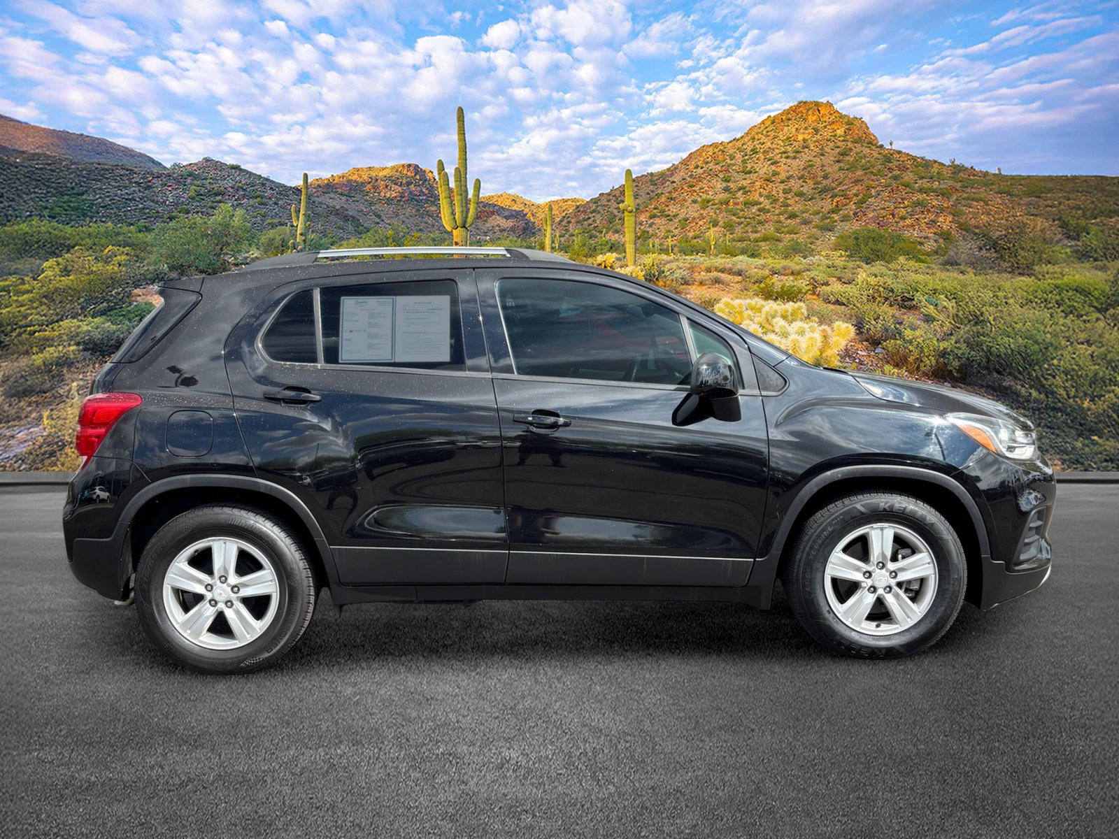 Used 2022 Chevrolet Trax LT w/ LT Convenience Package FWD image 3