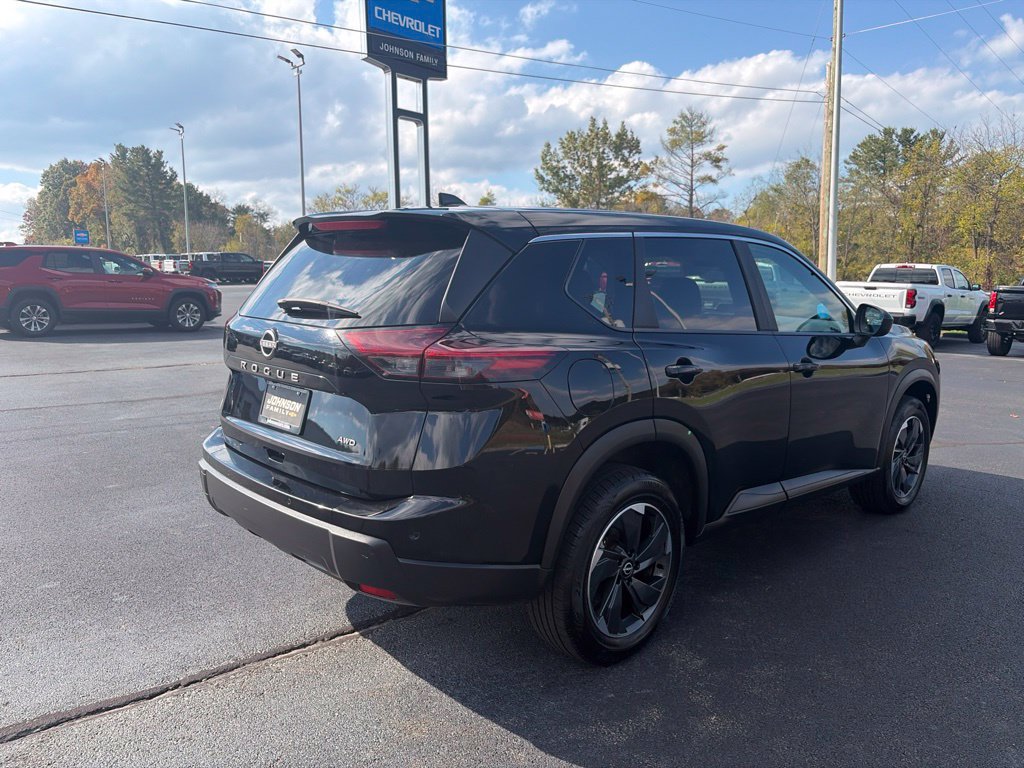 Used 2025 Nissan Rogue SV AWD/4WD image 10