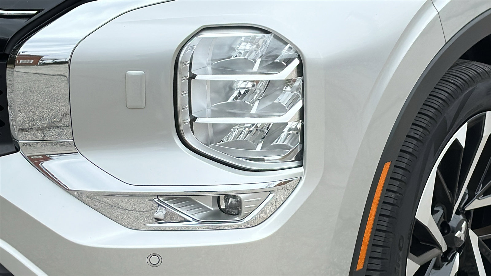 Used 2022 Mitsubishi Outlander SE image 4