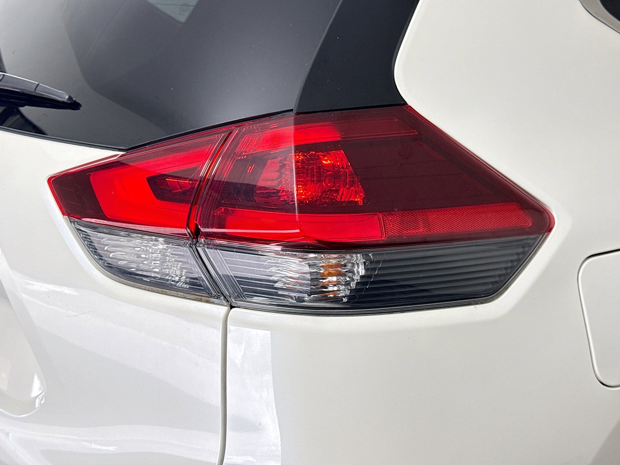 Used 2019 Nissan Rogue SV image 34