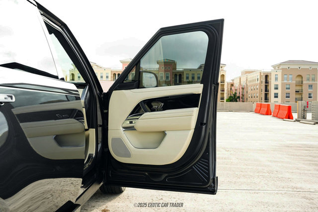 Used 2025 Land Rover Range Rover Long Wheelbase SE image 34