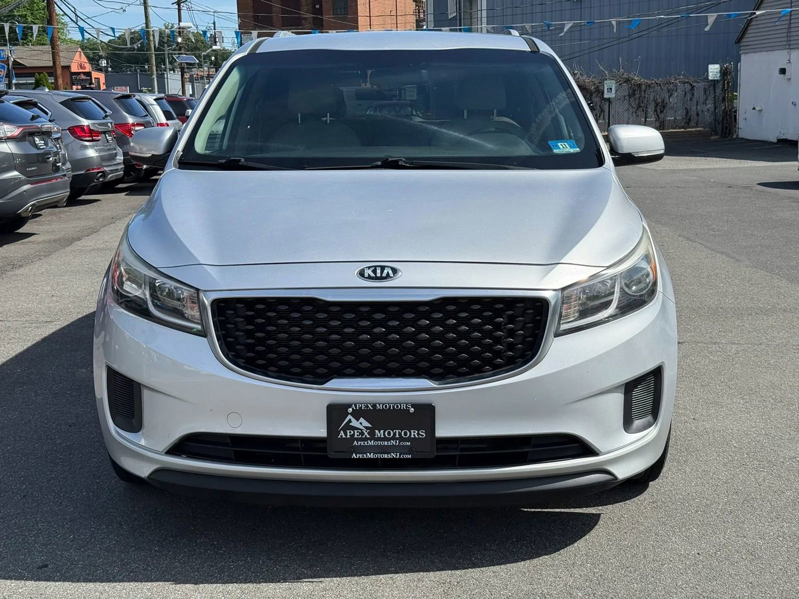 Used 2016 Kia Sedona LX w/ LX Convenience Package FWD image 2