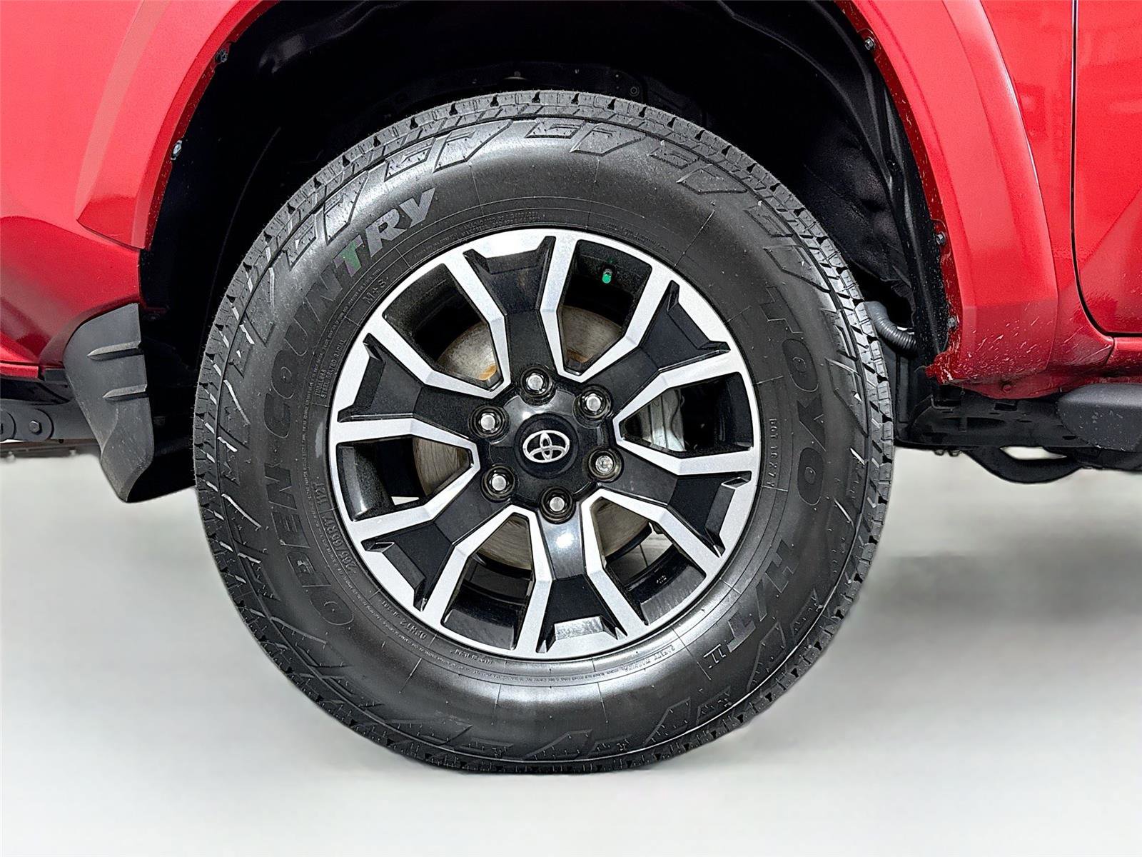 Used 2022 Toyota Tacoma TRD Sport w/ Technology Package RWD image 38