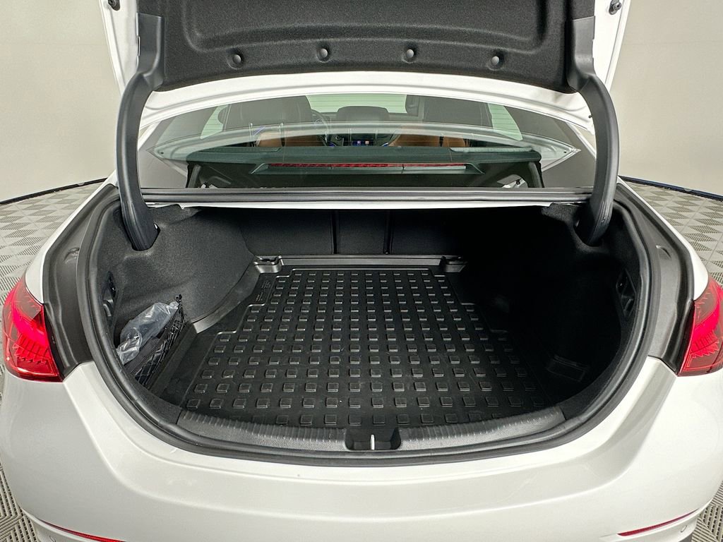 Used 2025 Mercedes-Benz C 300 Sedan image 27