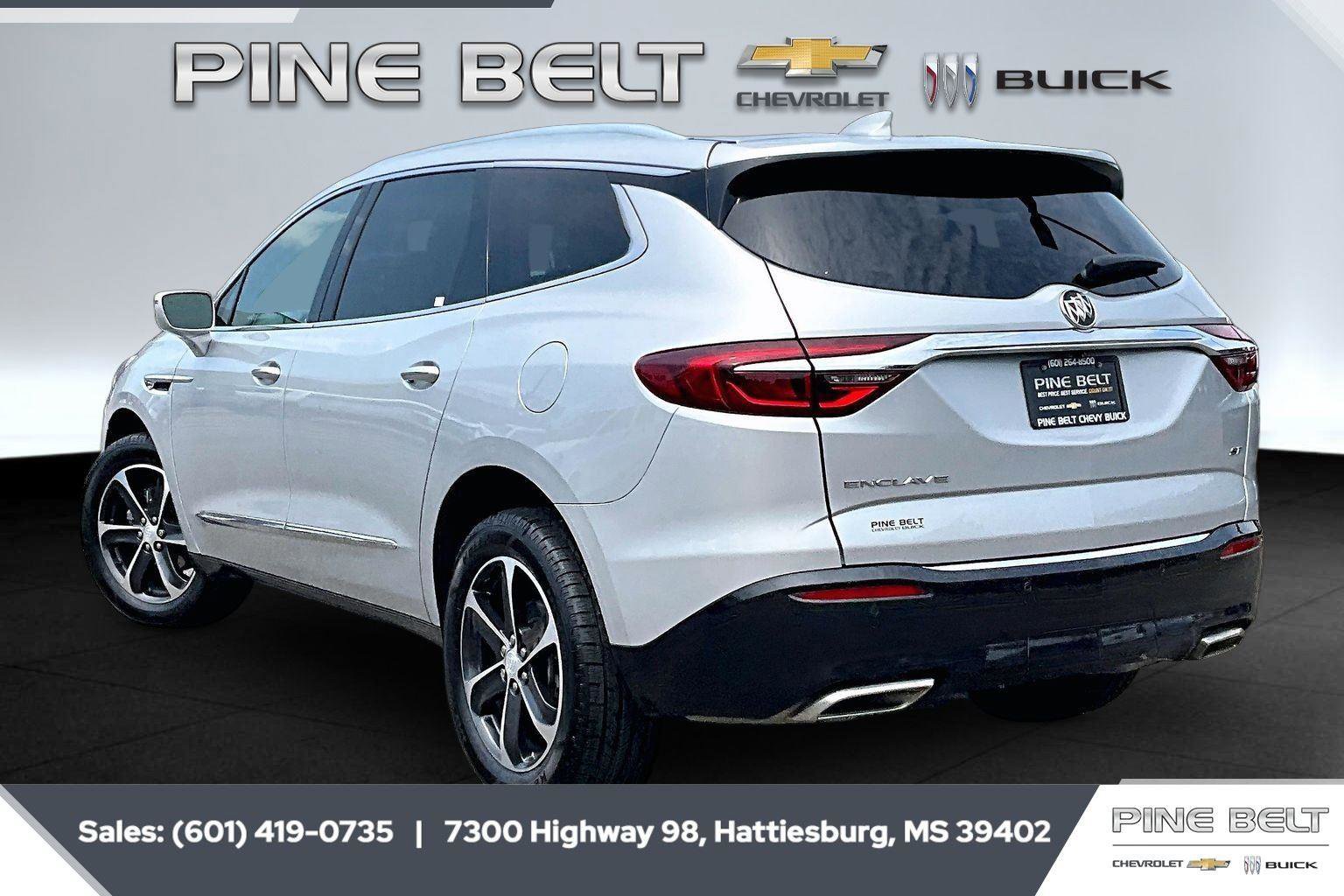 Used 2020 Buick Enclave Essence w/ Sport Touring Edition FWD image 2