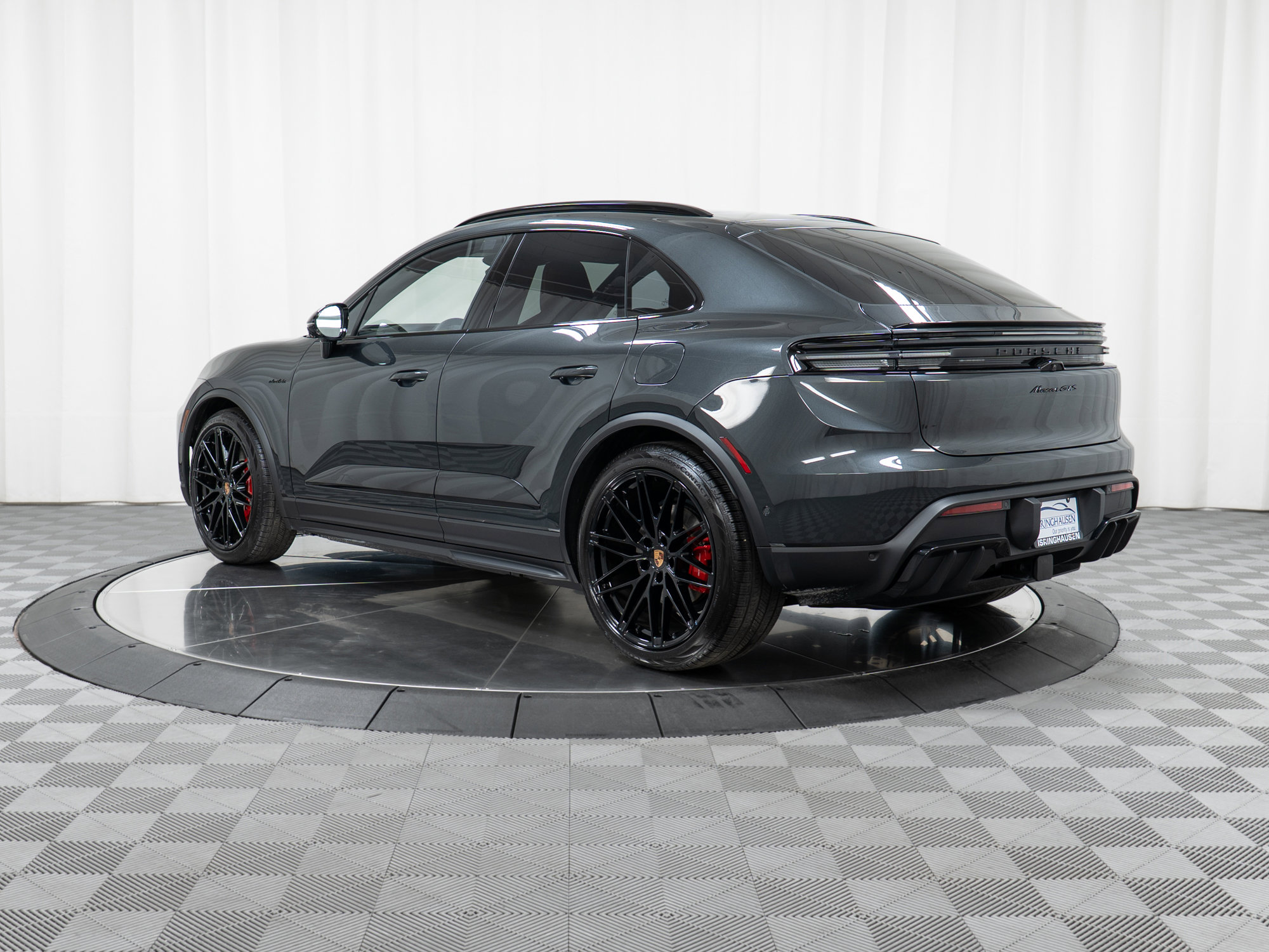 New 2026 Porsche Macan GTS Electric image 3
