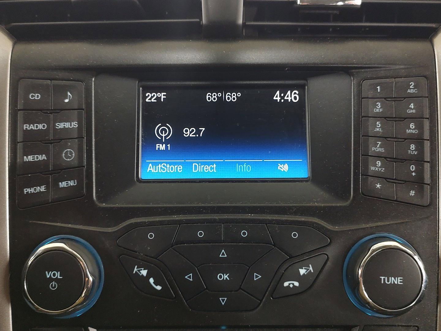 Used 2018 Ford Fusion SE FWD image 9