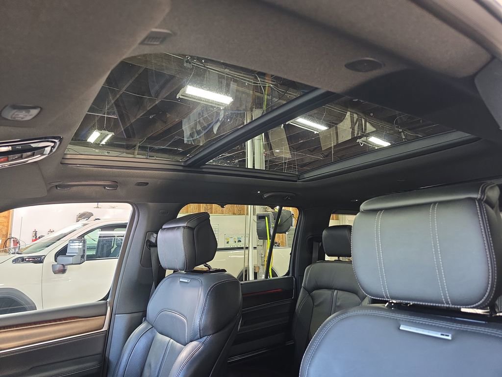Used 2022 Jeep Grand Wagoneer Series I AWD/4WD image 34