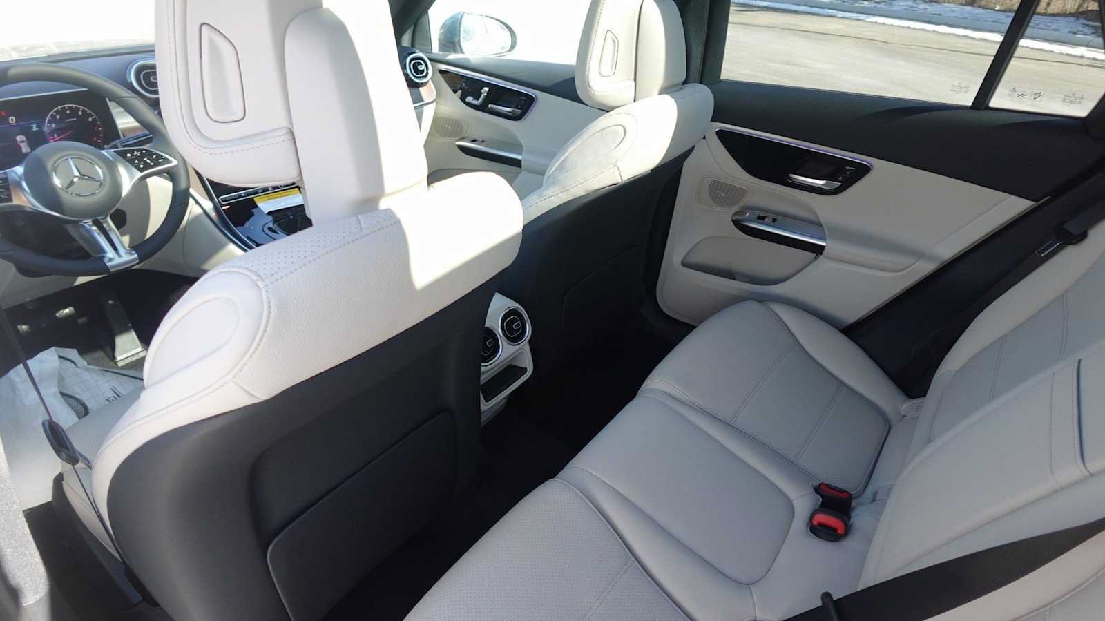 Used 2026 Mercedes-Benz GLC 300 4MATIC image 57