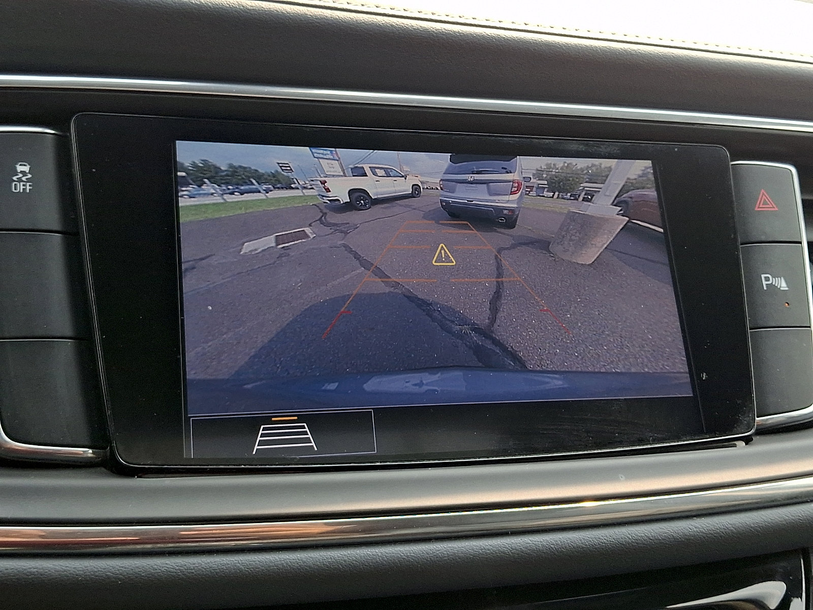 Used 2020 Buick Enclave Essence w/ Sound and Sites Package FWD image 24