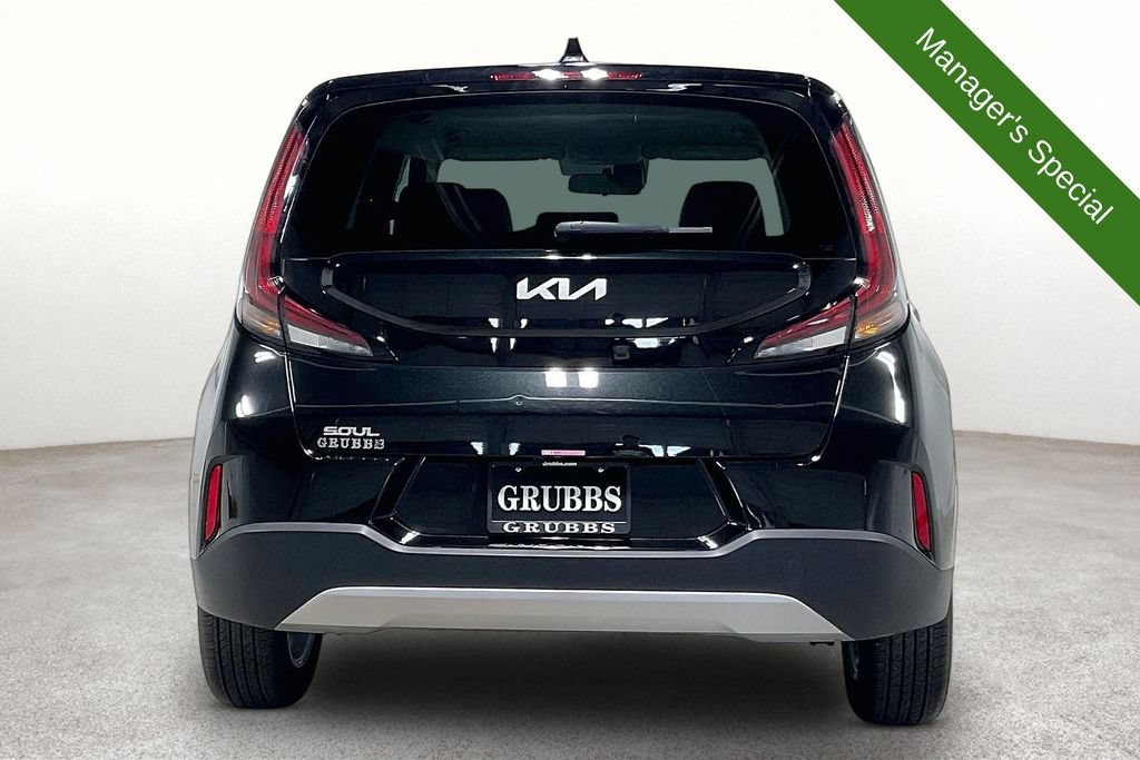 Used 2025 Kia Soul LX w/ LX Technology Package FWD image 5