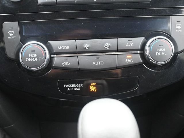 Used 2015 Nissan Rogue SV image 23