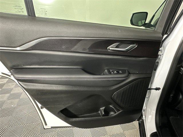 Certified 2023 Jeep Grand Cherokee L Laredo image 11