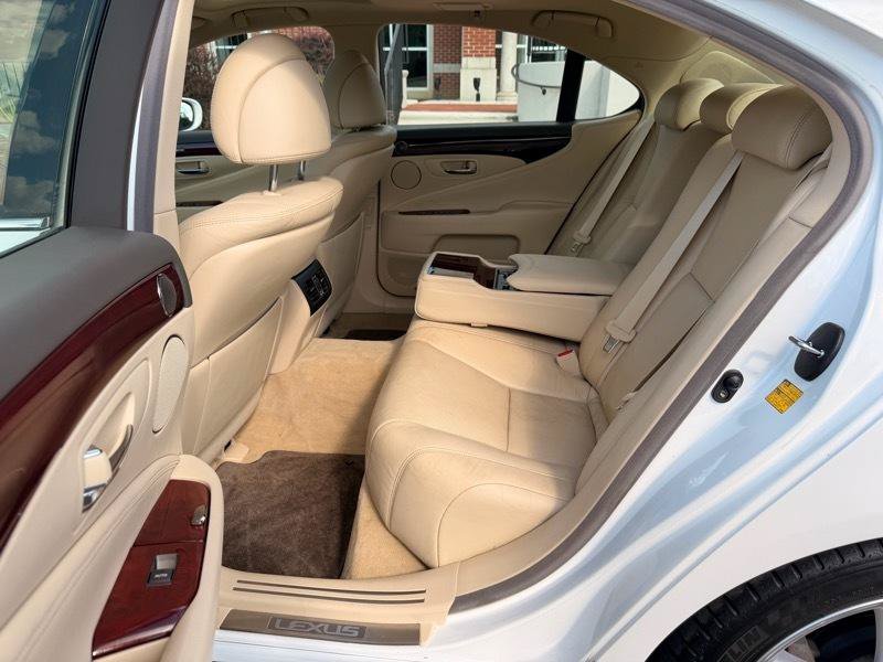 Used 2010 Lexus LS 460 RWD image 20