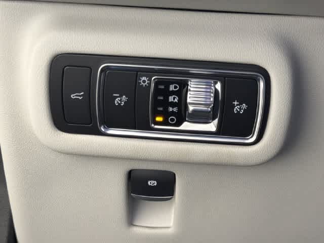 New 2026 Lincoln Nautilus Premier AWD/4WD image 10