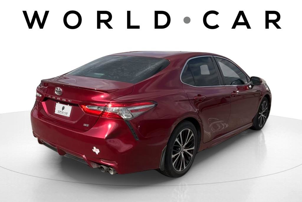 Used 2018 Toyota Camry SE w/ Moonroof Package FWD image 3