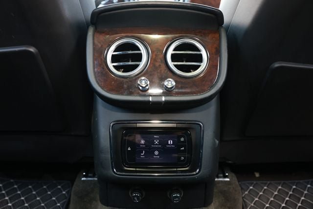 Used 2018 Bentley Bentayga AWD/4WD image 53