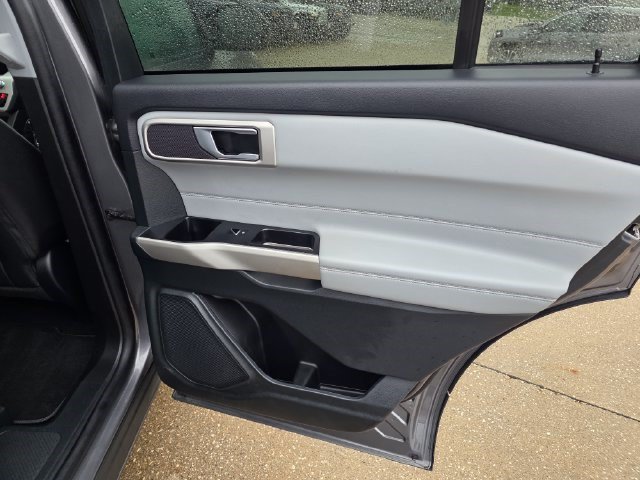 Used 2023 Ford Explorer XLT w/ Equipment Group 202A AWD/4WD image 13