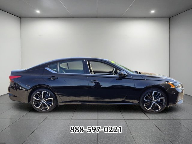 Used 2025 Nissan Altima 2.5 SR FWD image 6