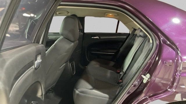 Used 2021 Chrysler 300 Touring w/ Sport Appearance Package image 10