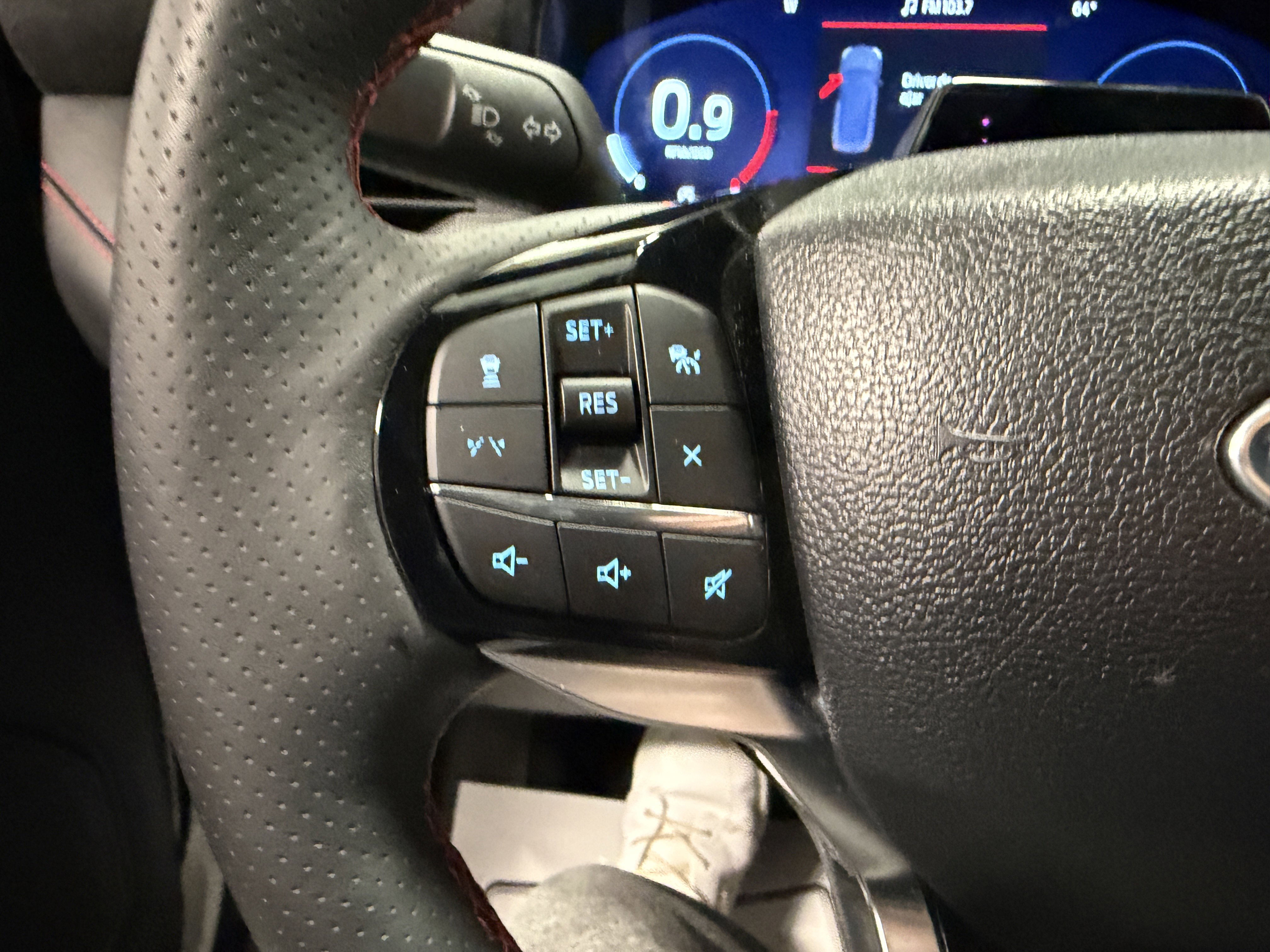 Used 2025 Ford Explorer ST-Line AWD/4WD image 15