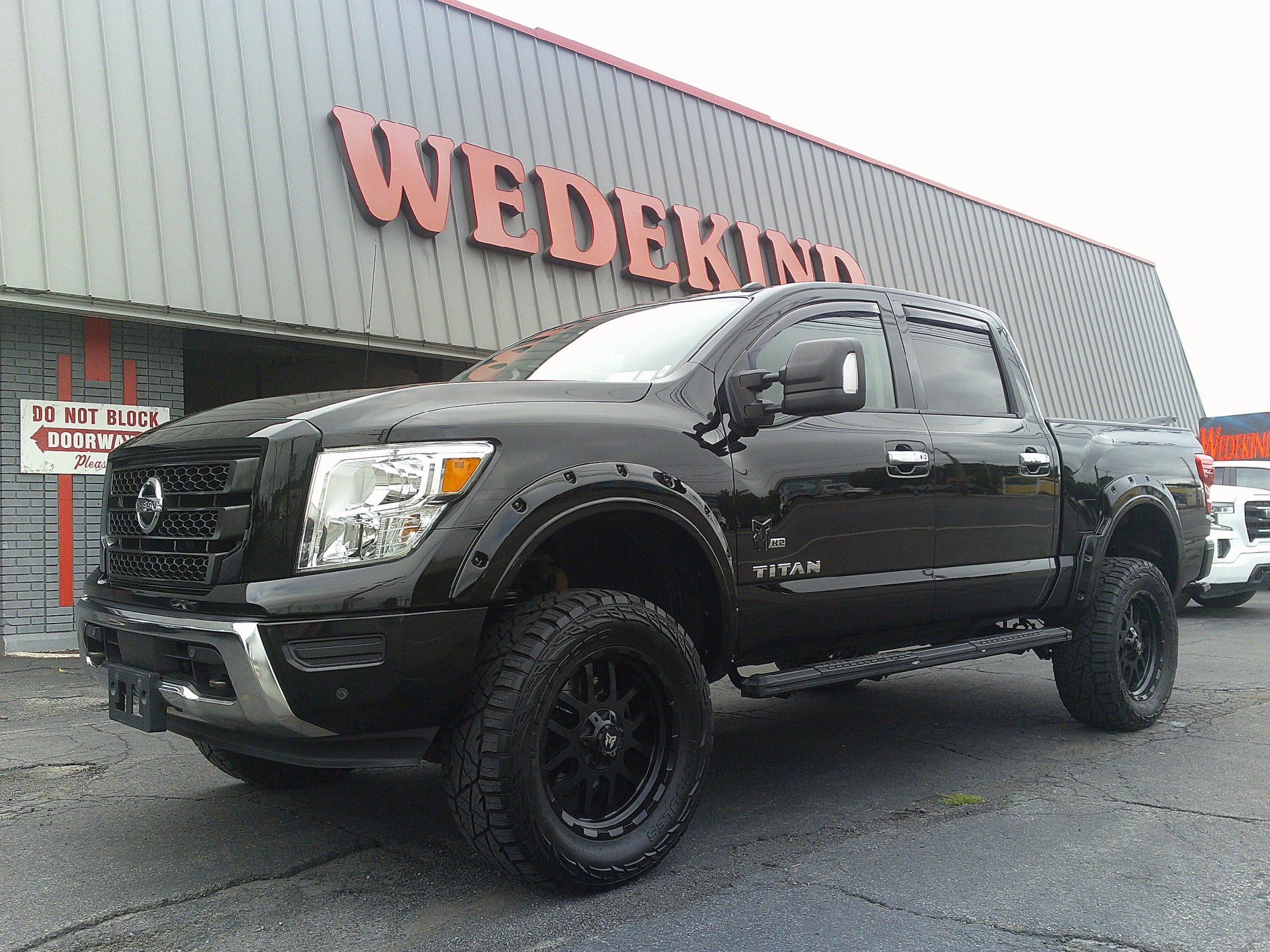 Used 2021 Nissan Titan SV w/ SV Convenience Package