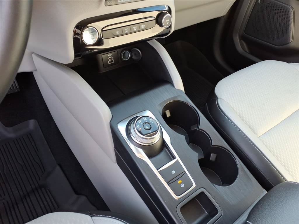 Used 2025 Ford Escape SE FWD image 15