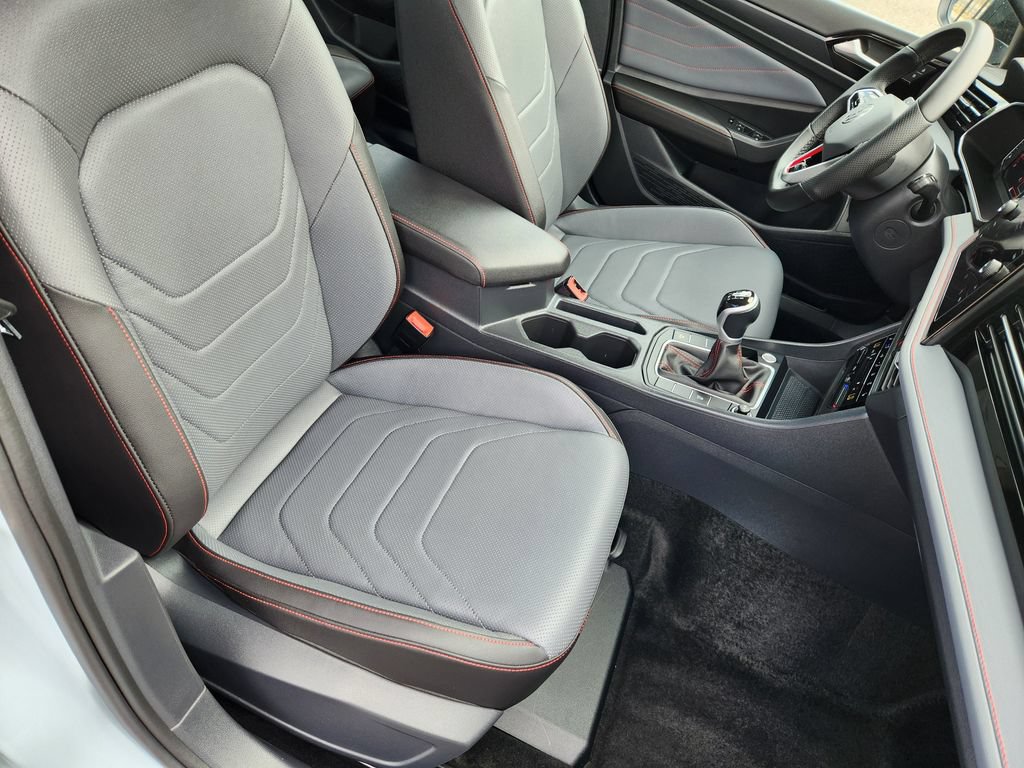 Certified 2025 Volkswagen Jetta GLI Autobahn w/ GLI Black Package FWD image 11