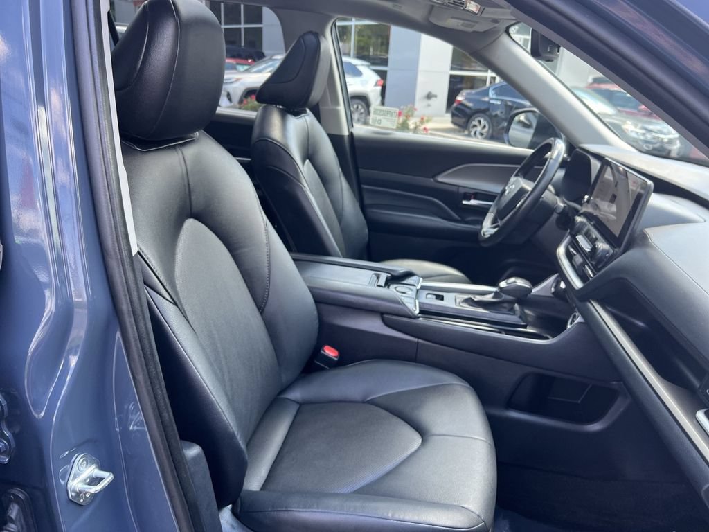 Used 2024 Toyota Grand Highlander AWD image 27
