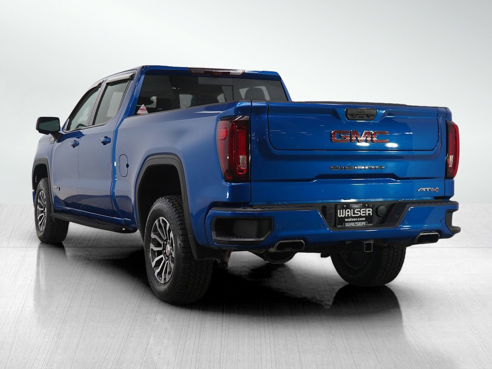 Used 2022 GMC Sierra 1500 AT4 w/ AT4 Premium Package image 3